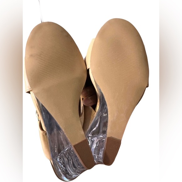 NEW WOMEN’S PLATFORM WEDGE OPEN TOE CHAIN EMBELLISHED HEELS SIZE 11 COLOR TAN - Picture 4 of 10